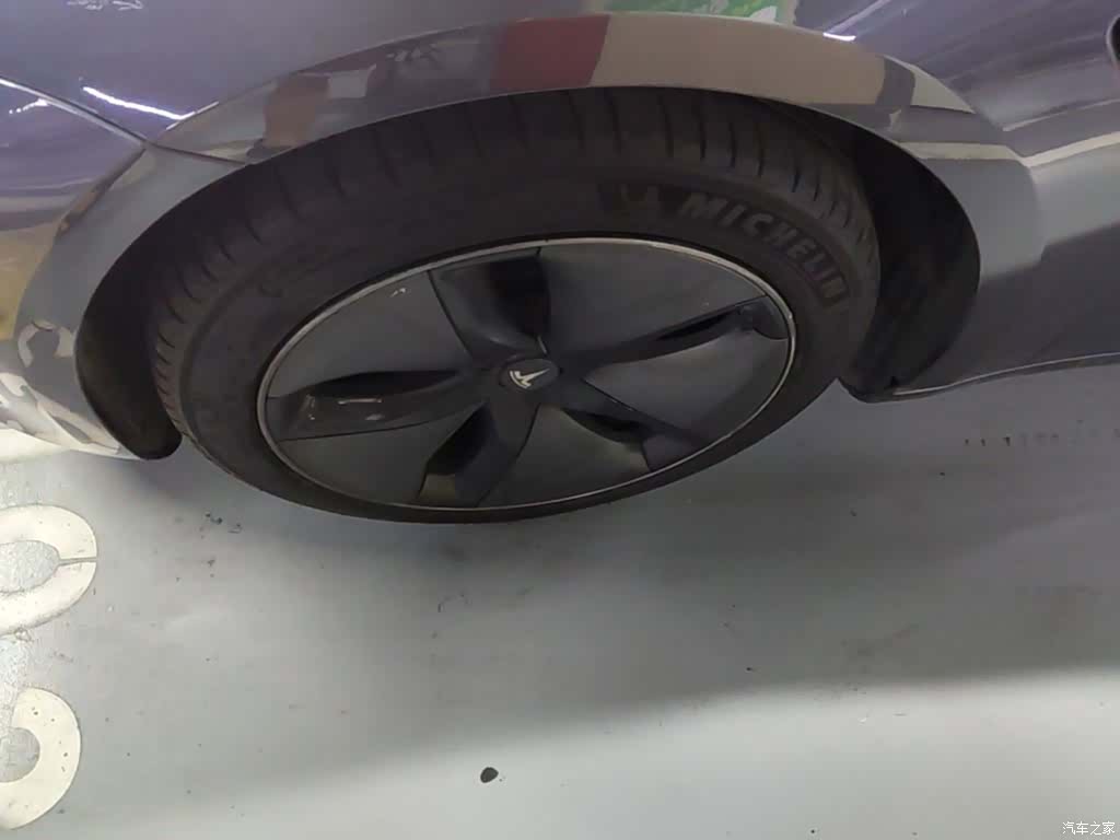 Tesla Model 3, 2019 23