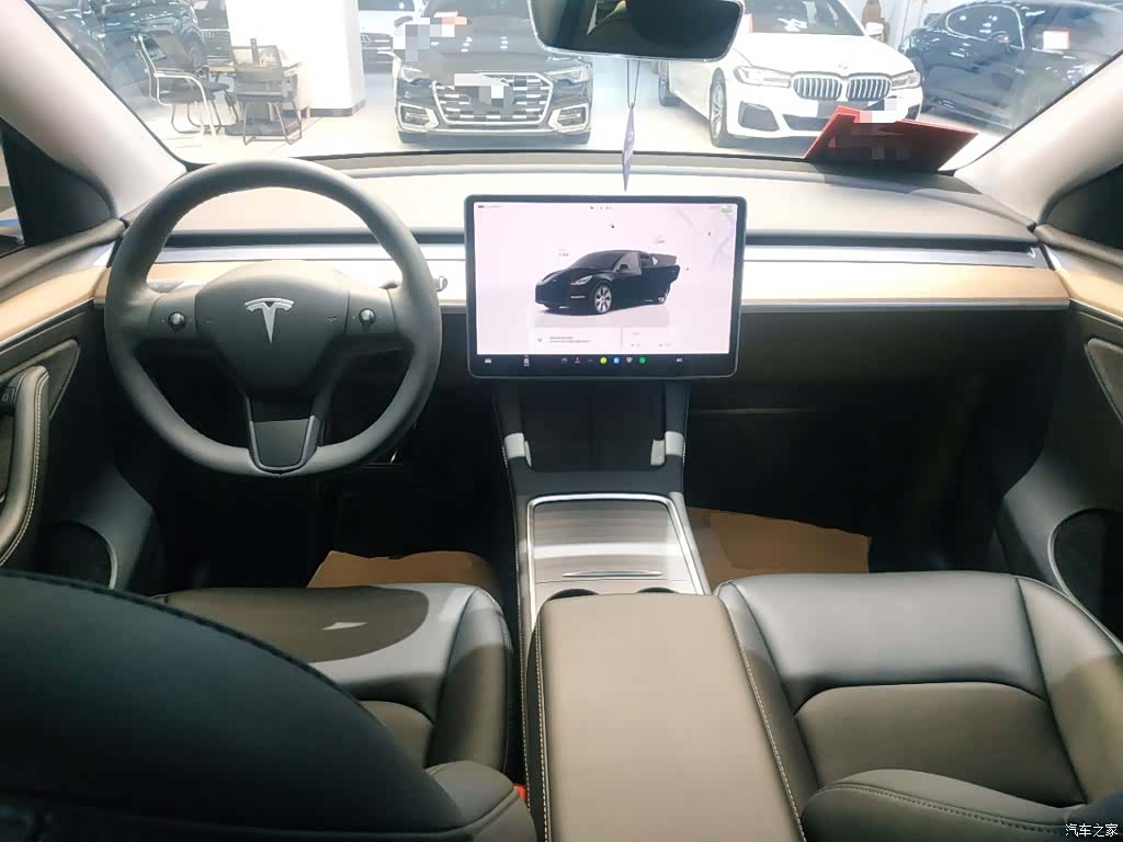 Tesla Model Y, 2023 10
