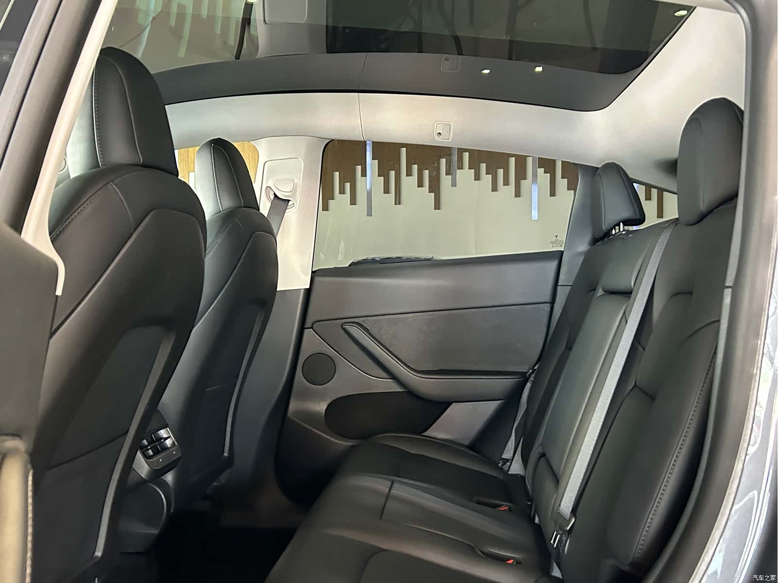 Tesla Model Y, 2022 16