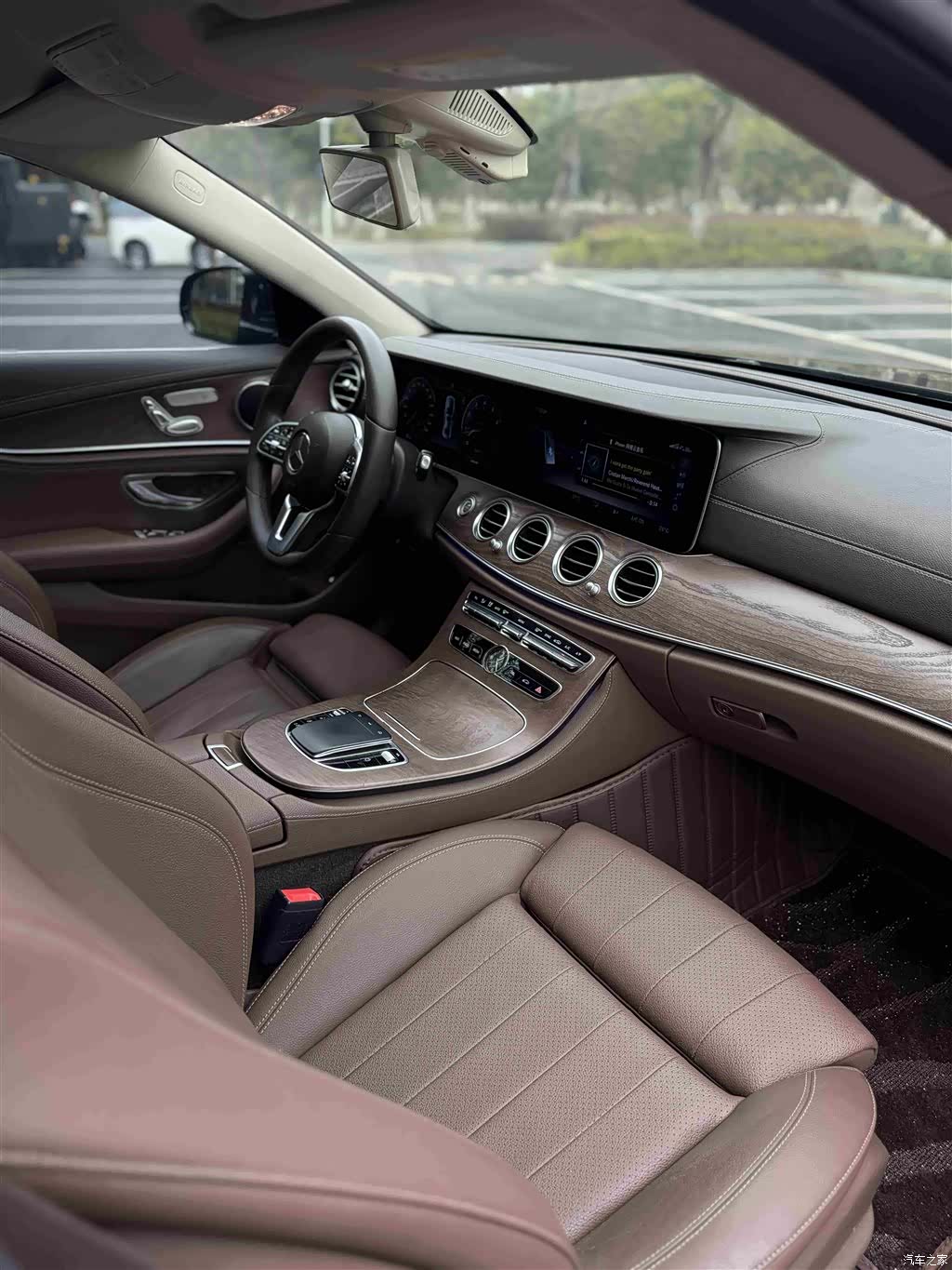 Mercedes-Benz E-Class, 2019 16