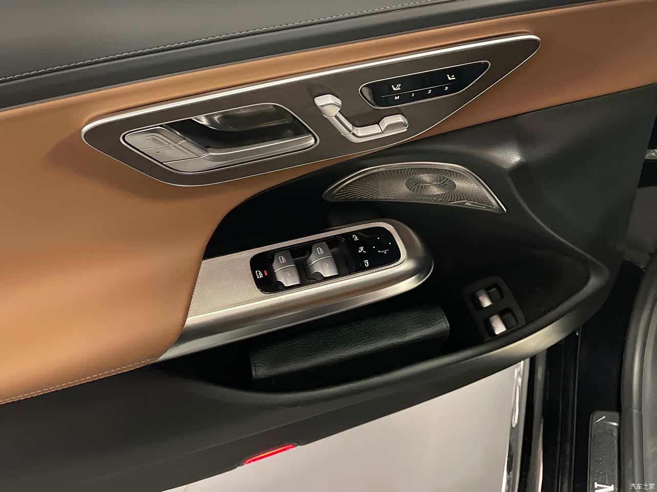 Mercedes-Benz E-Class, 2025 13