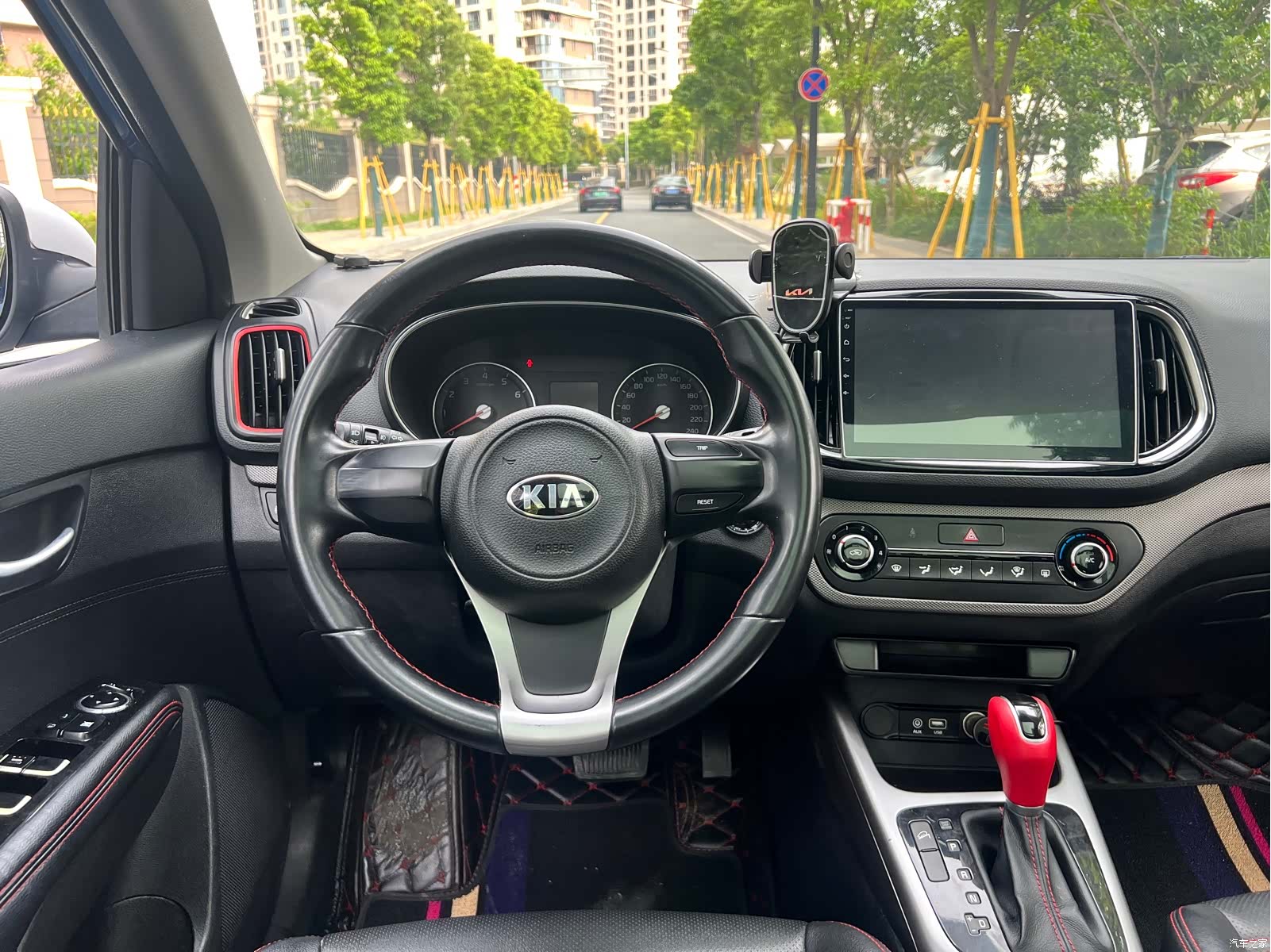 Kia KX3, 2017 9