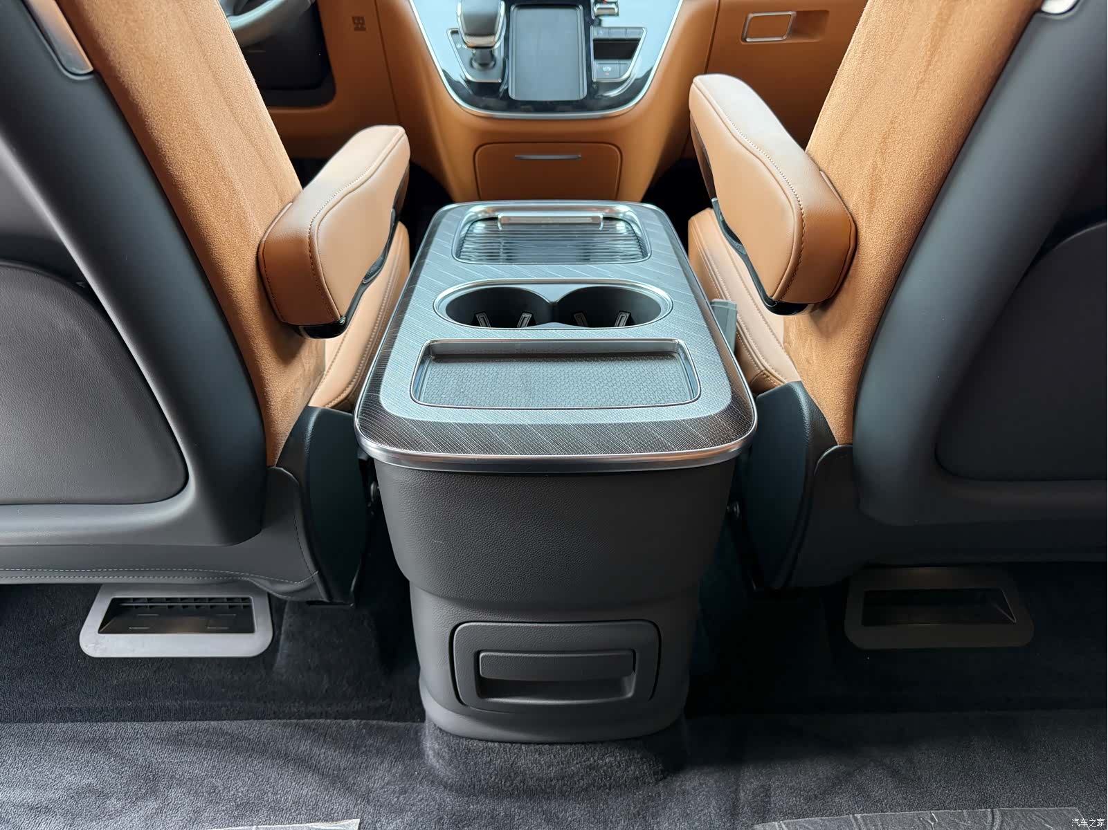 Hongqi HQ9, 2023 17