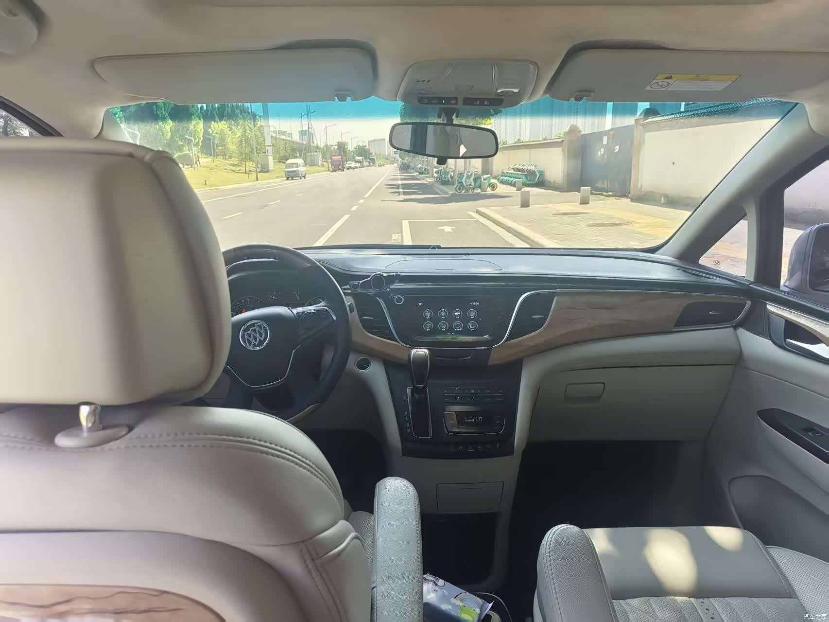 Buick GL8, 2019 10