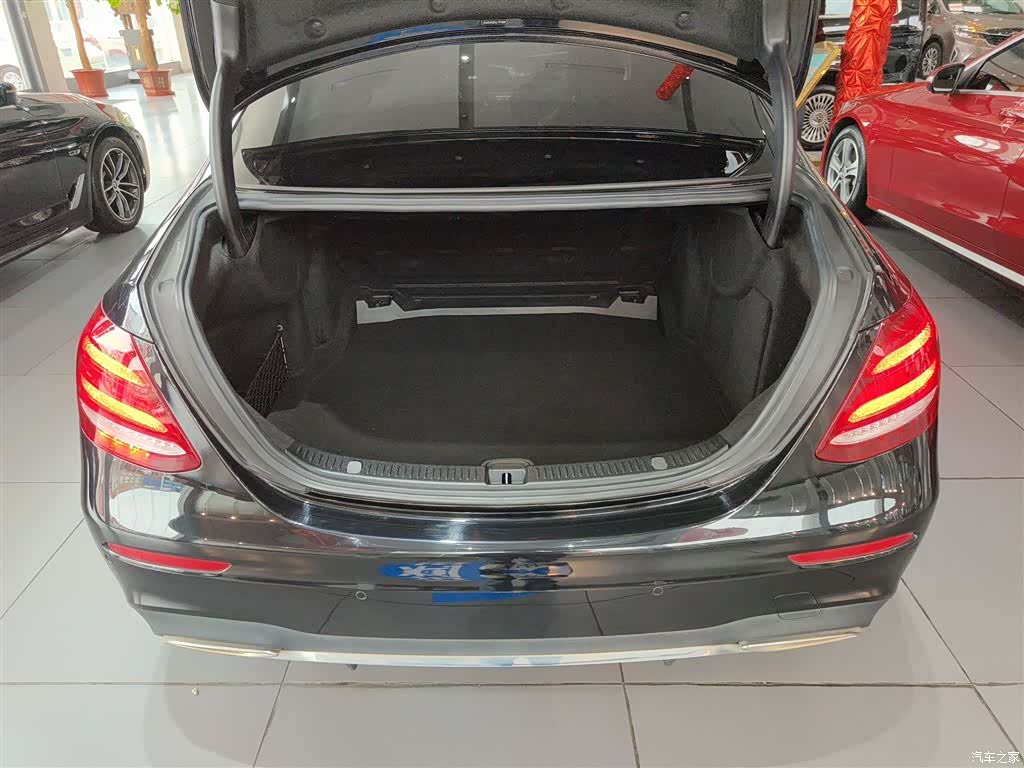 Mercedes-Benz E-Class, 2018 15