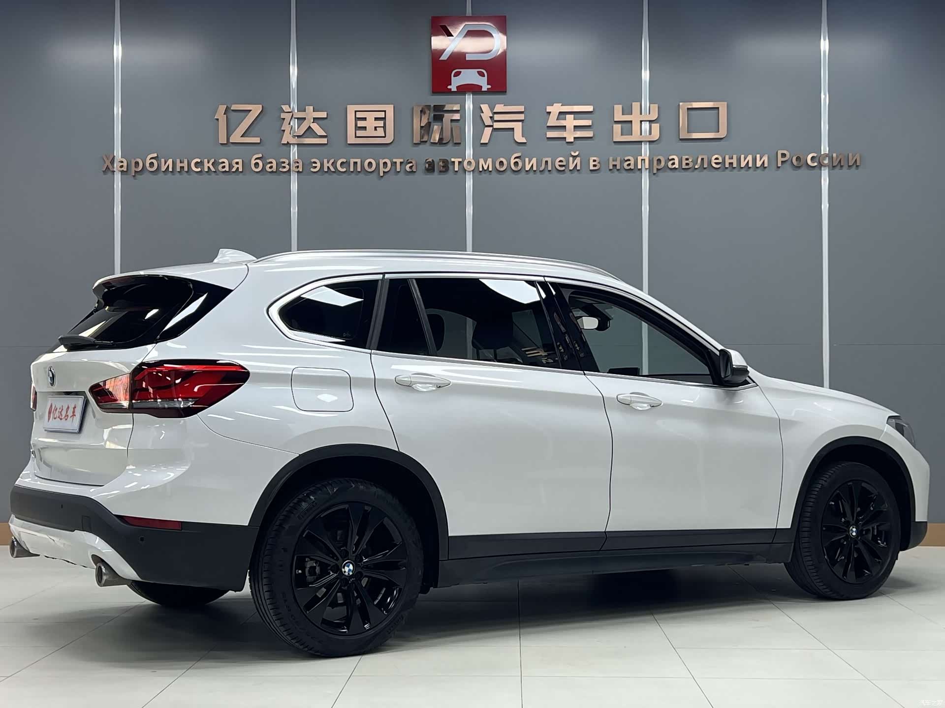 BMW X1, 2021 все фото