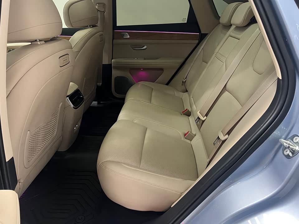 AITO Ask the world M5