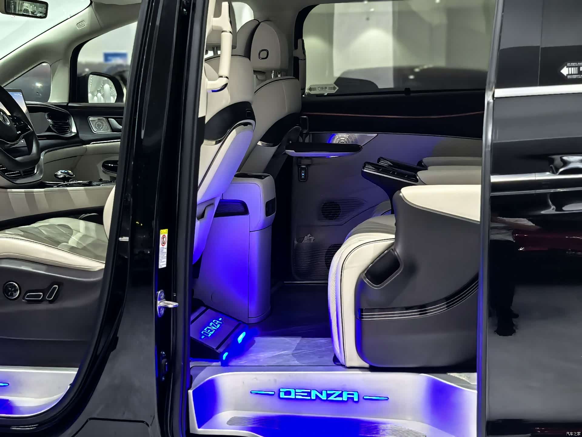 Denza D9, 2024 8