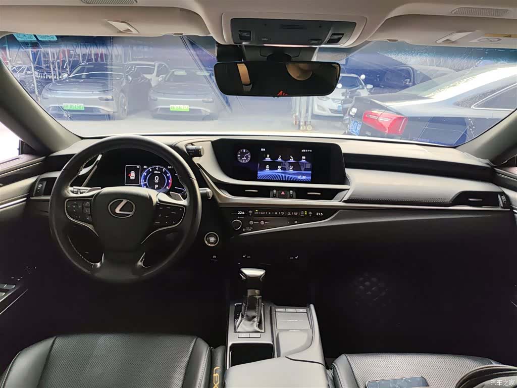 Lexus ES, 2018 6