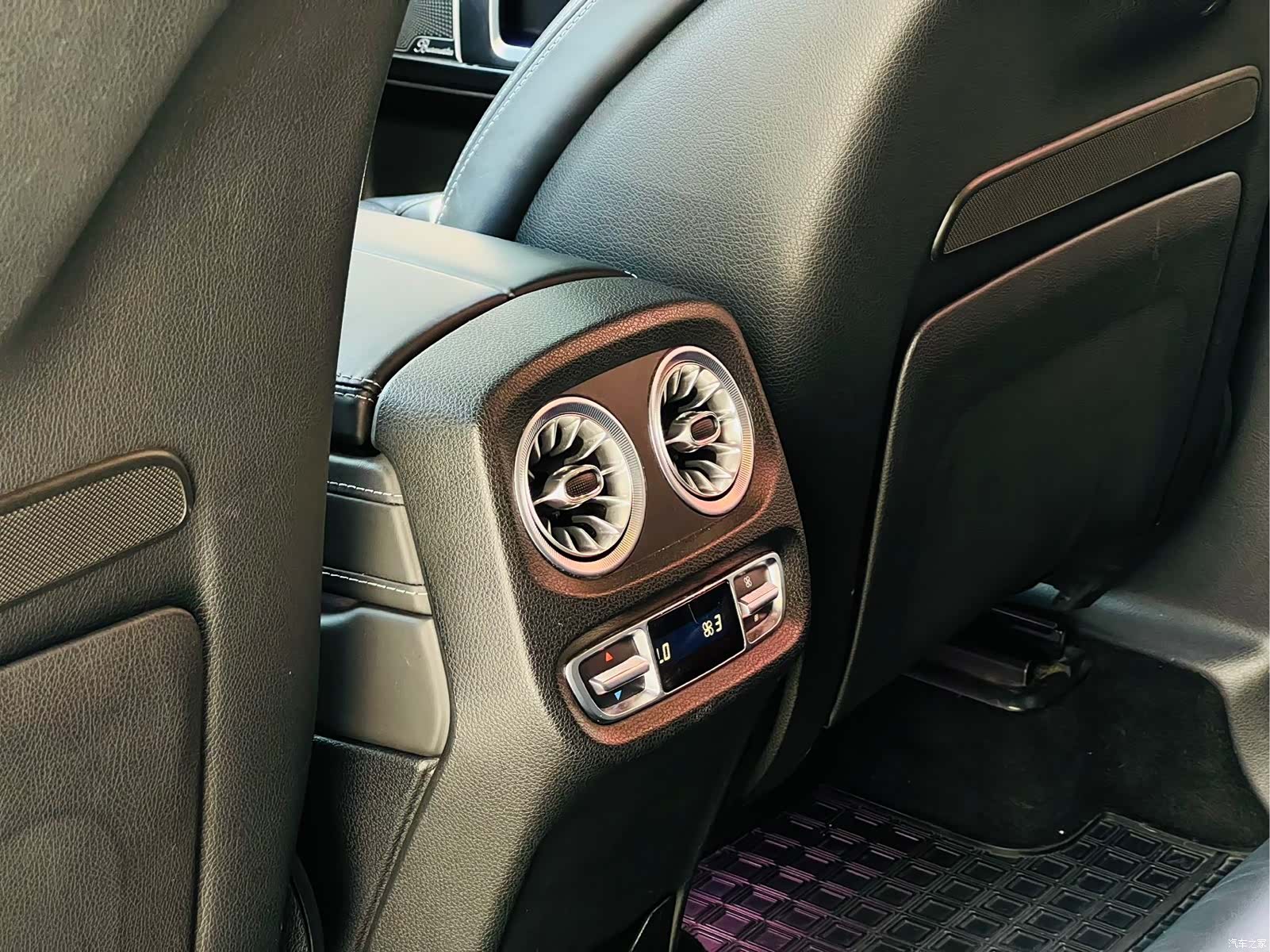 Mercedes-Benz G-Class, 2019 16