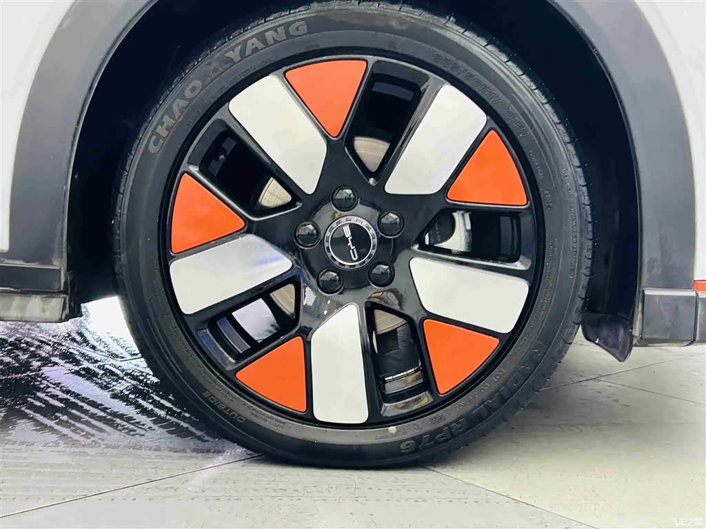 BYD Dolphin, 2023 10