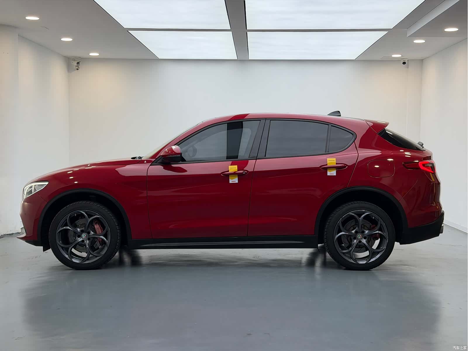 Alfa Romeo Stelvio, 2019 13