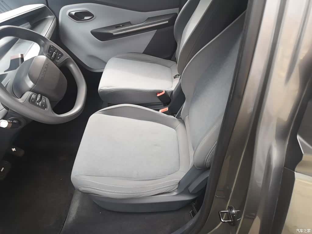 Wuling E200, 2019 17