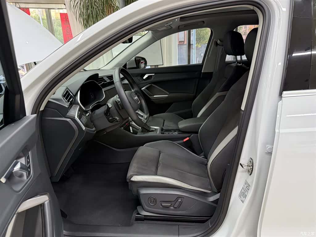 Audi Q3, 2023 16