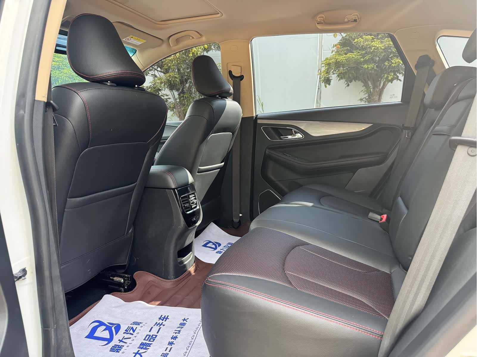 Wuling 560, 2015 9