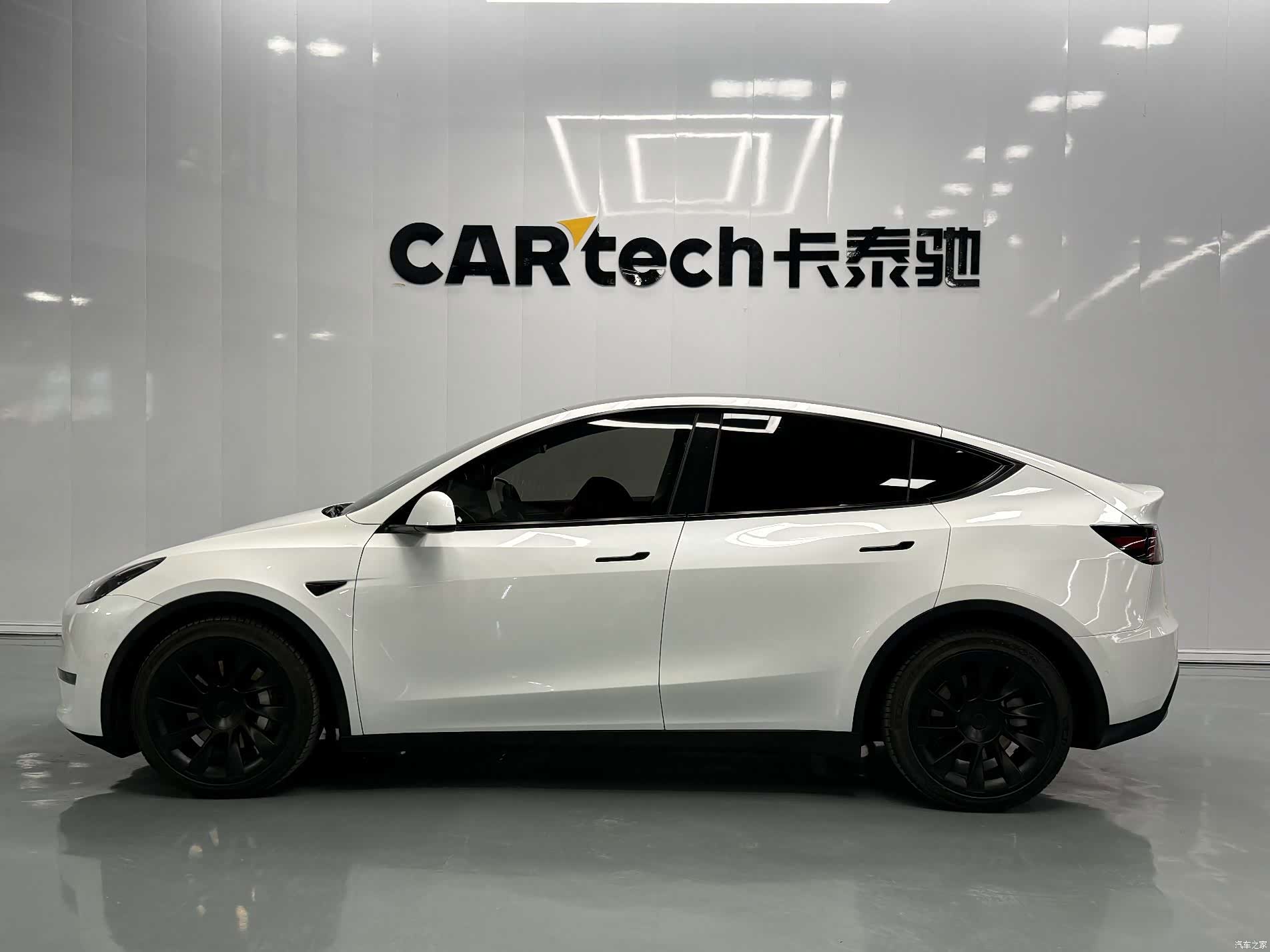 Tesla Model Y, 2021 4