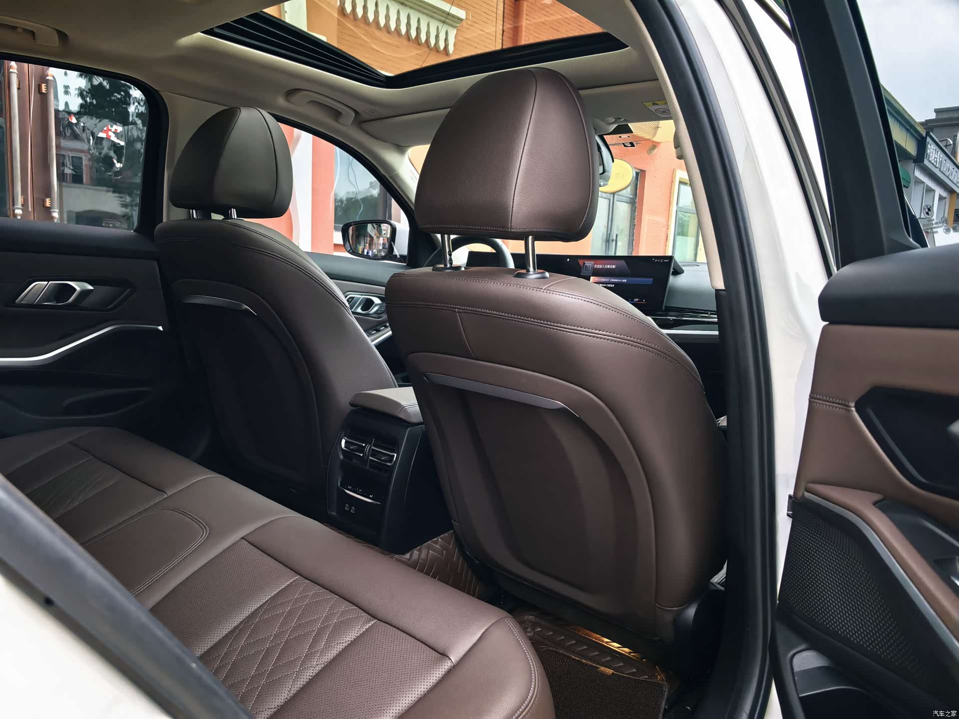 BMW 3 Series, 2023 14