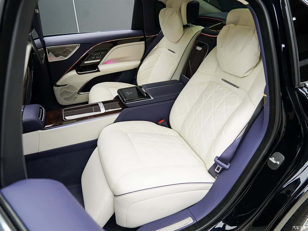 Hongqi Guoya, 2025 15