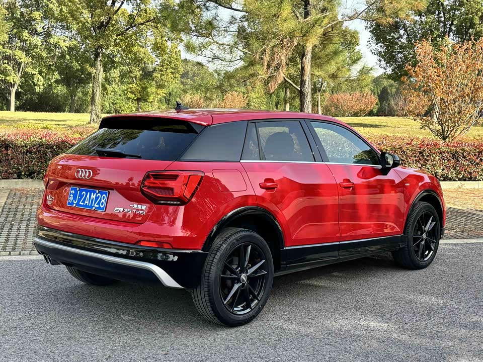 Audi Q2L