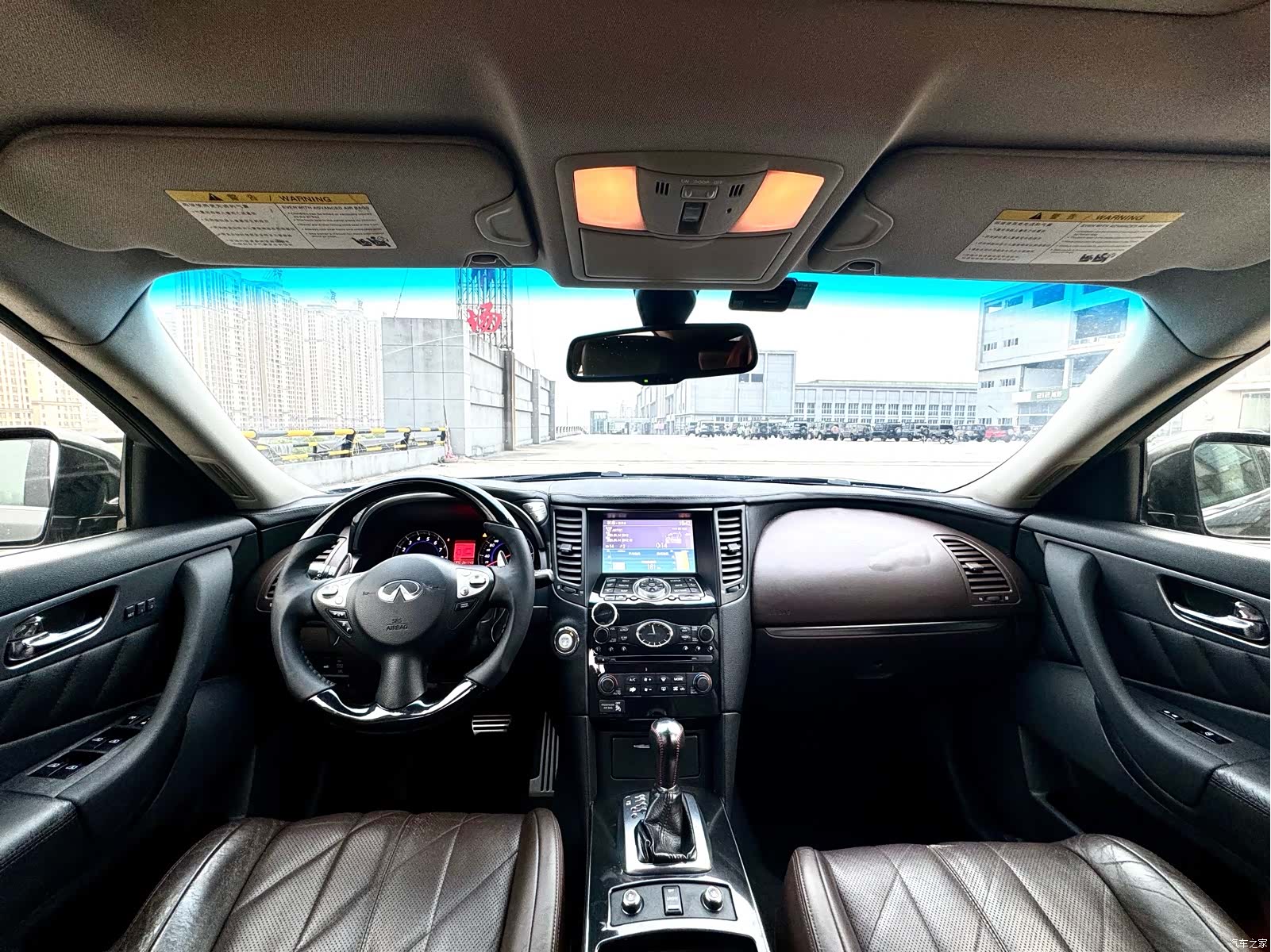 Infiniti FX35, 2011 13