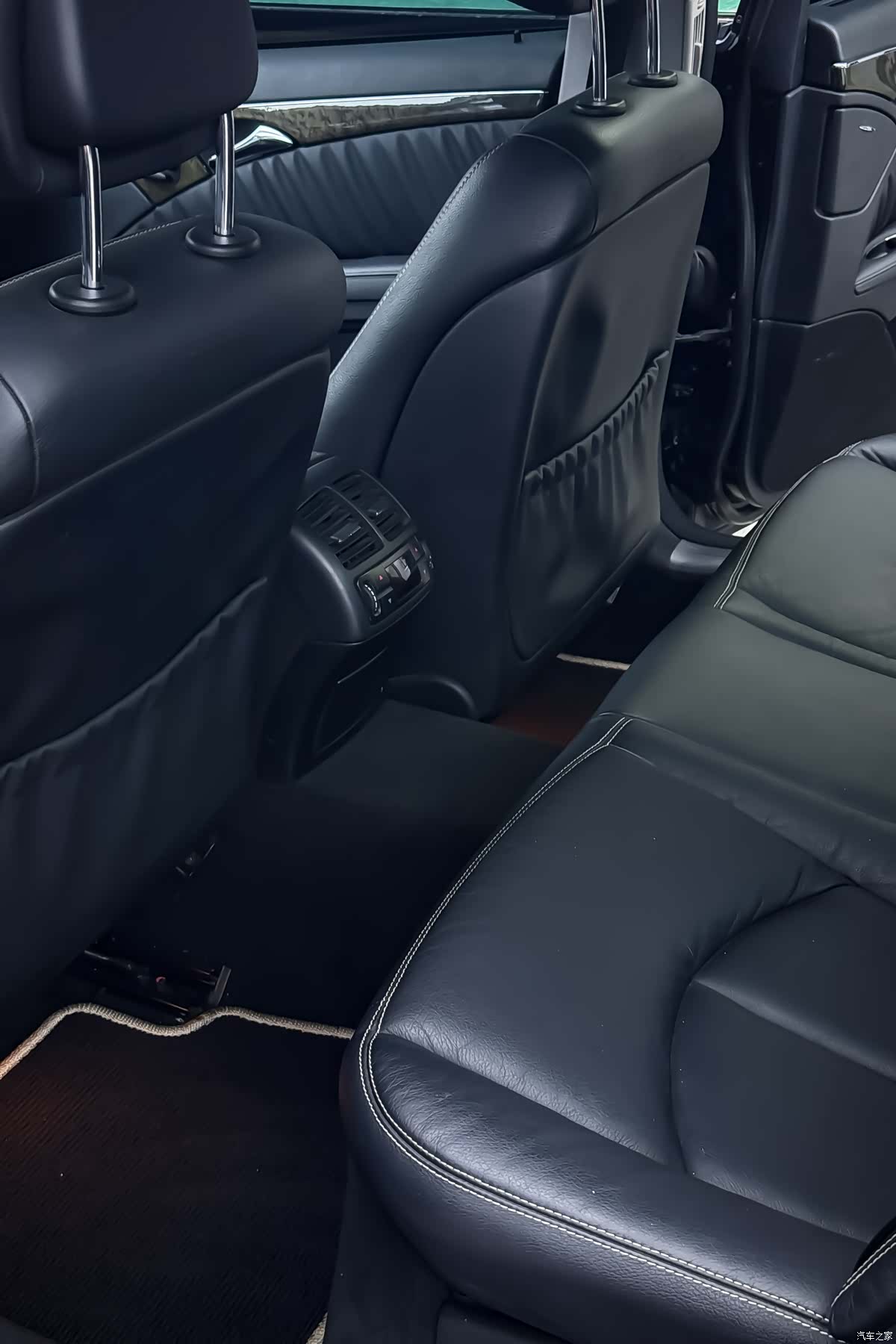 Mercedes-Benz E-Class, 2008 9