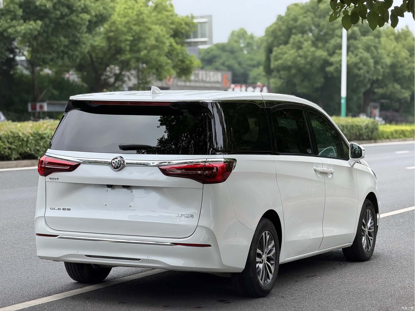 Buick GL8, 2022 4