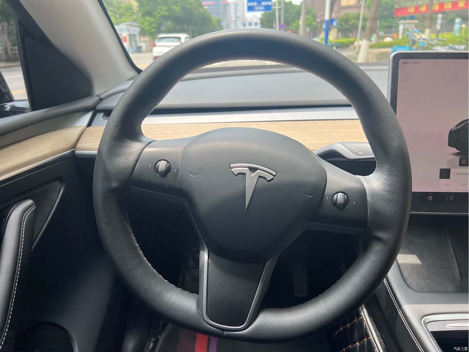 Tesla Model Y, 2022 28