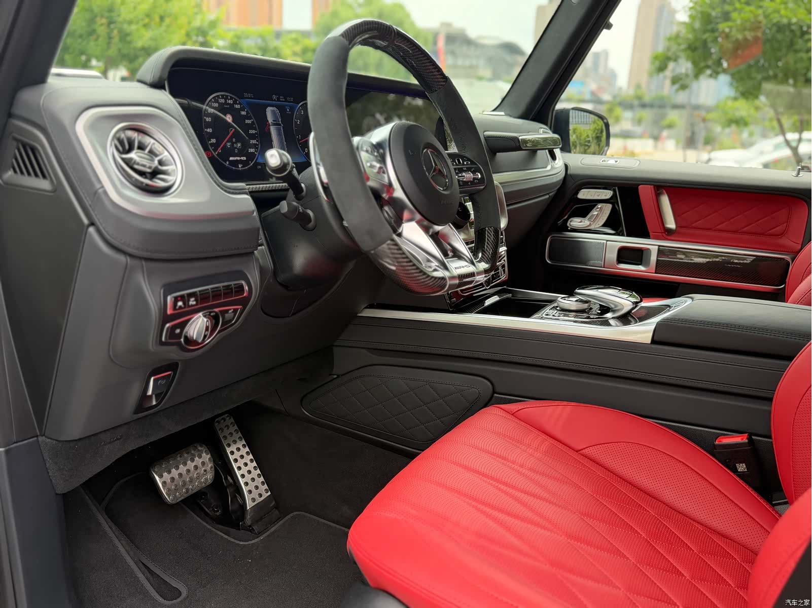 Mercedes-Benz G-Class, 2026 4