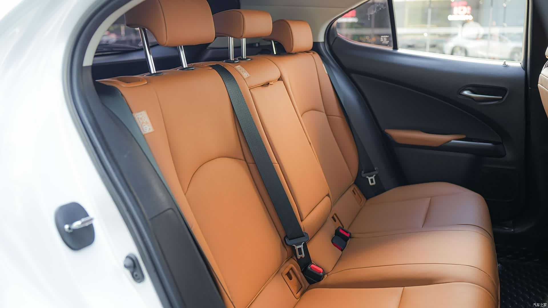 Lexus UX, 2021 15