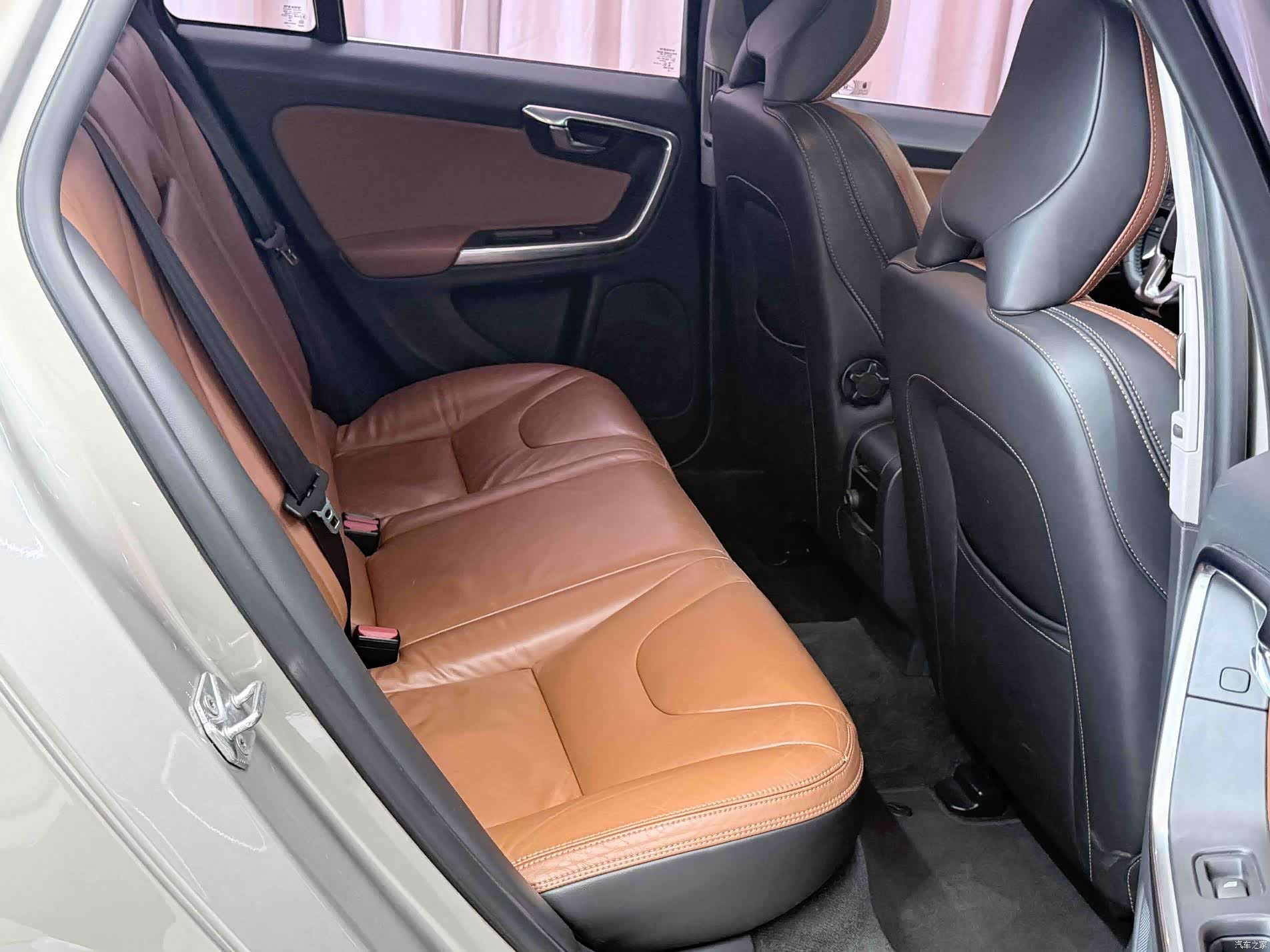 Volvo V60, 2014 19