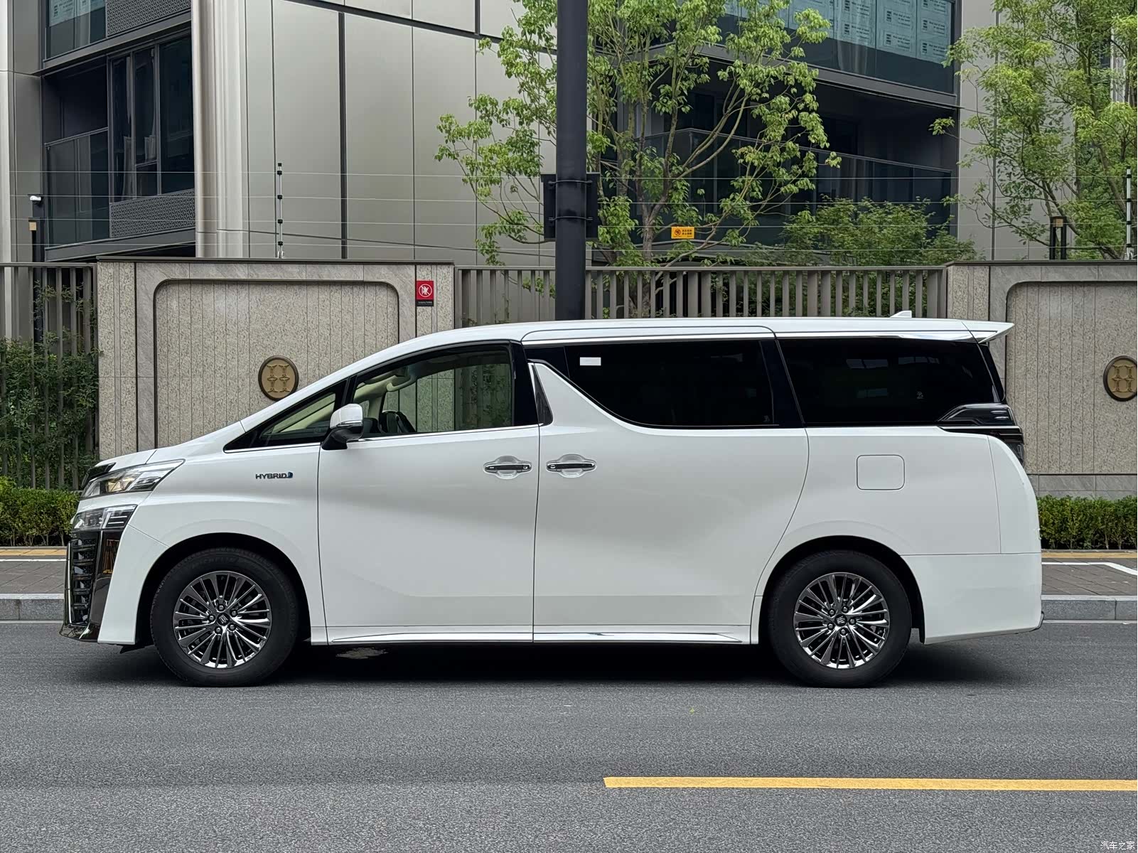 Toyota Vellfire, 2023 6