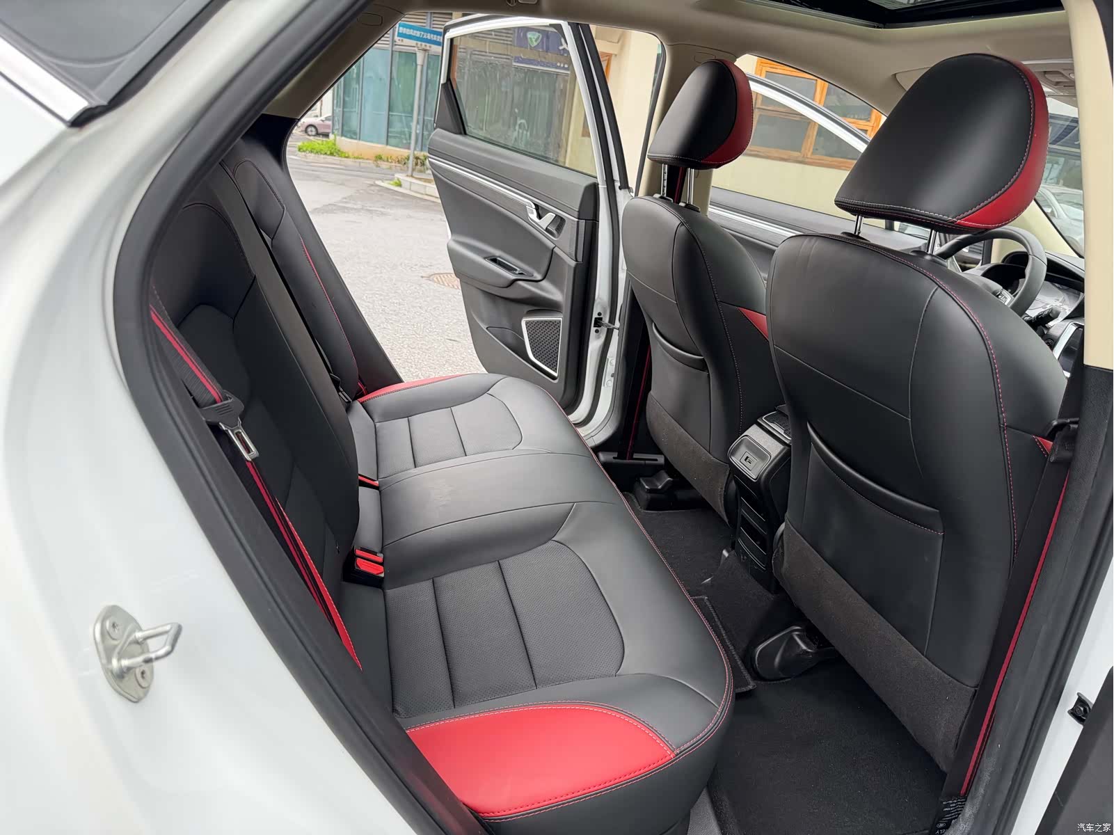 Geely Emgrand, 2021 11