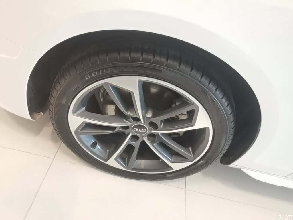Audi A4L, 2024 23