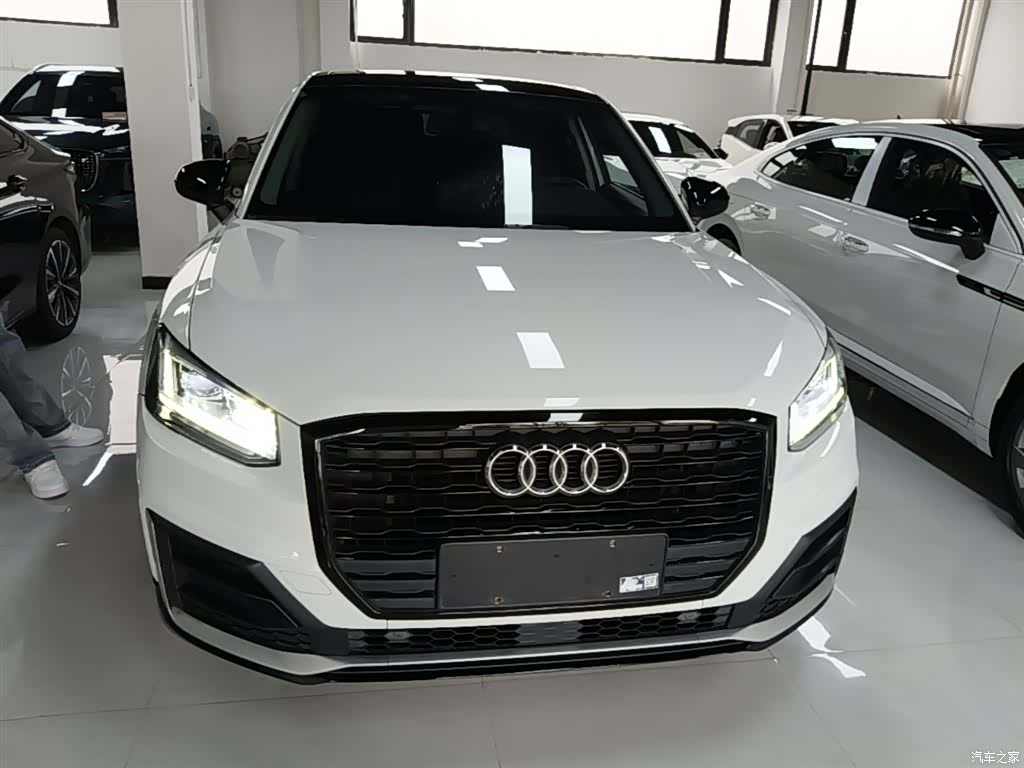 Audi Q2L, 2021 3