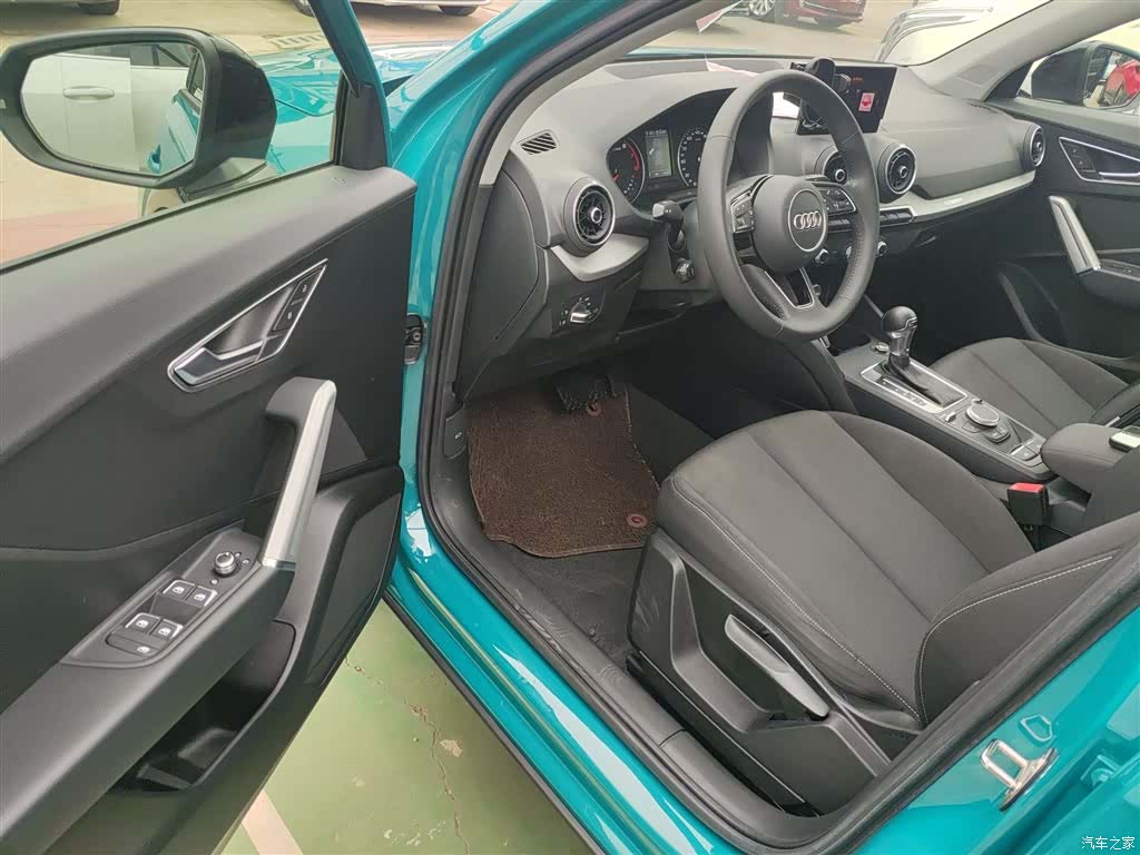 Audi Q2L, 2021 16