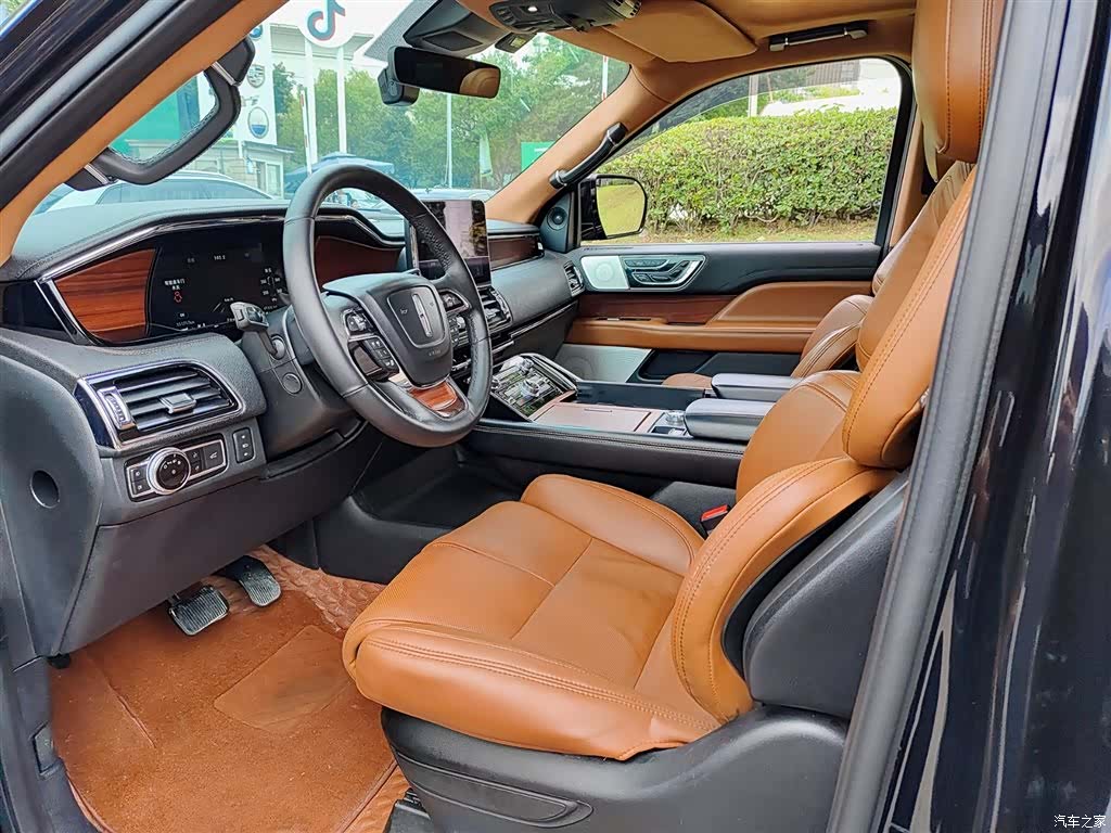 Lincoln Navigator, 2021 7