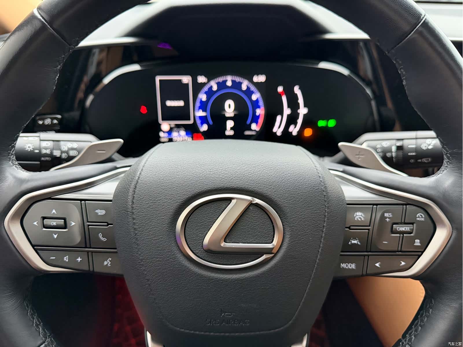 Lexus NX, 2022 11