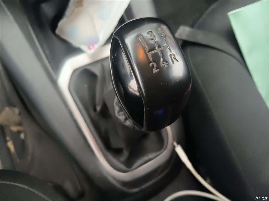 Peugeot 301, 2017 7