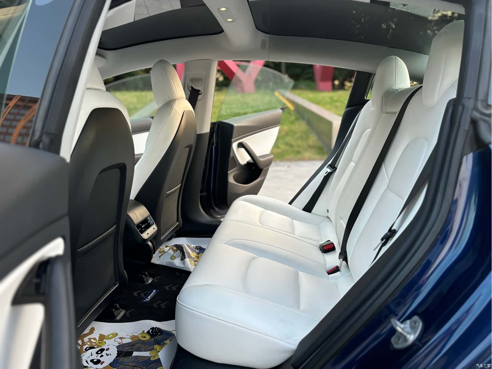 Tesla Model 3, 2019 15