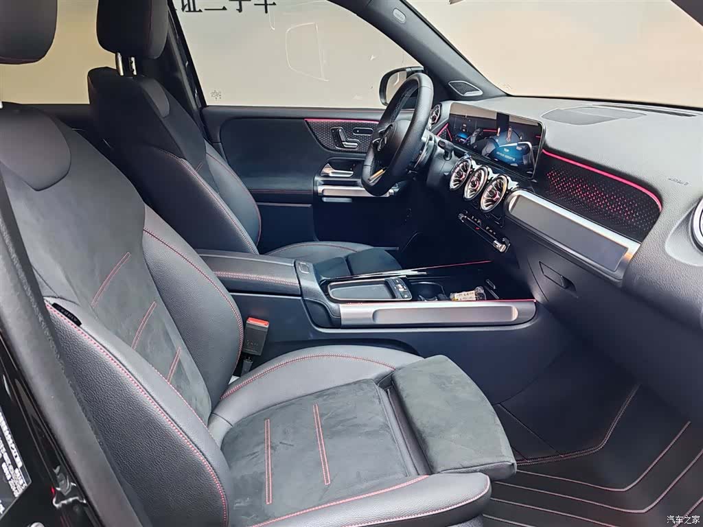 Mercedes-Benz GLB, 2025 11