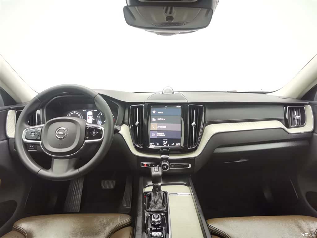 Volvo XC60, 2019 все фото