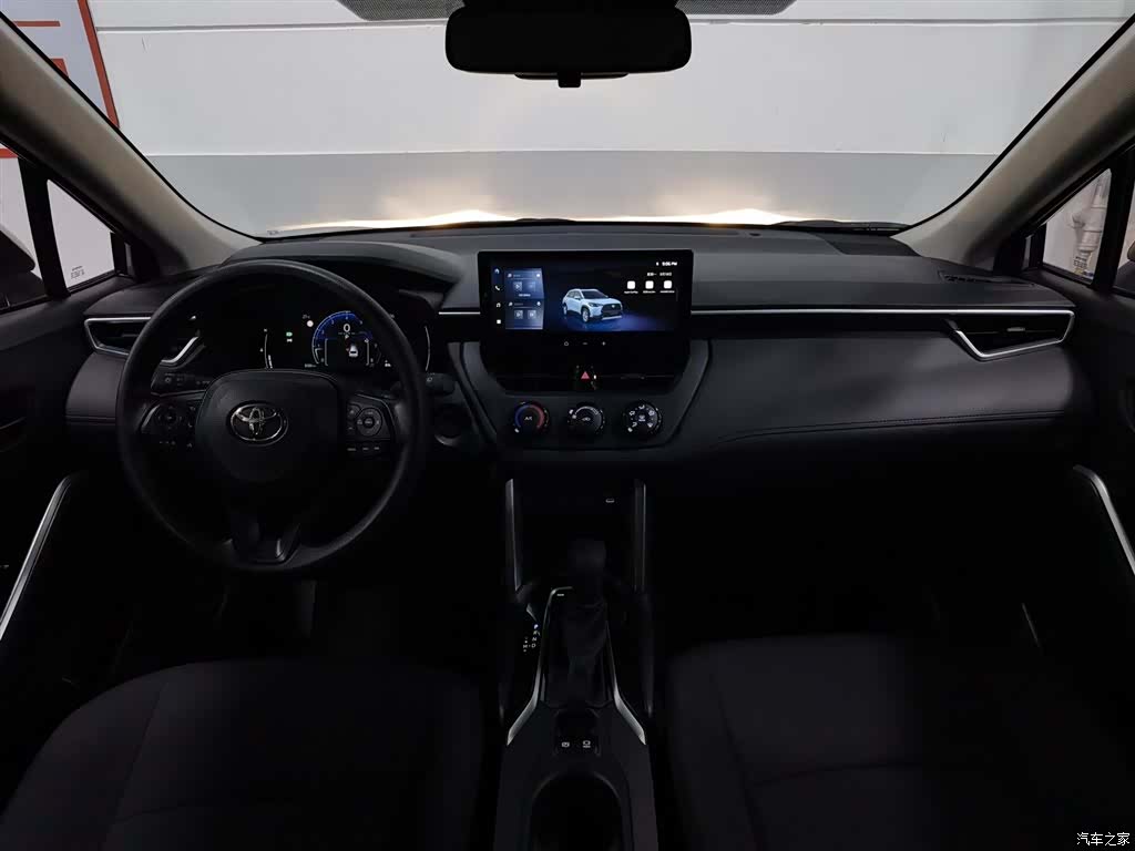 Toyota Corolla, 2024 все фото