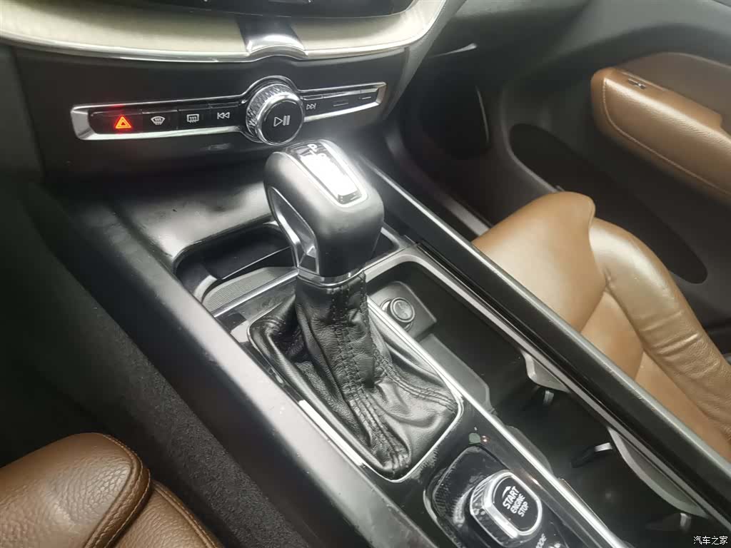 Volvo XC60, 2019 13