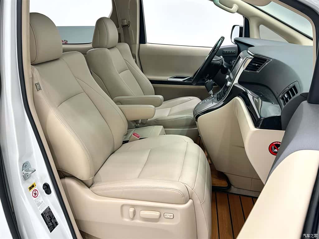 Toyota Alphard, 2014 9