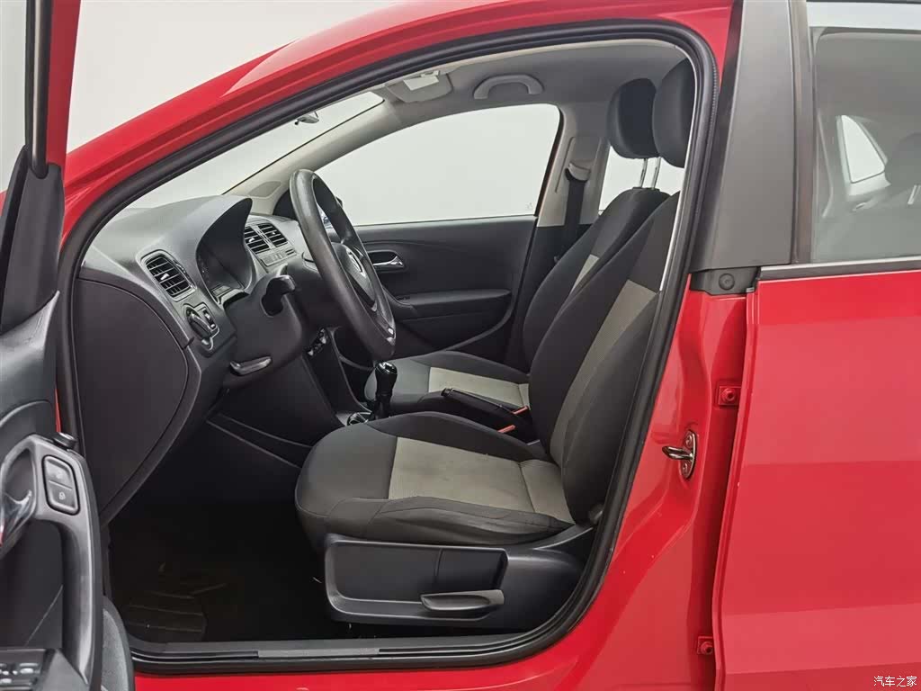 Volkswagen Polo, 2015 10