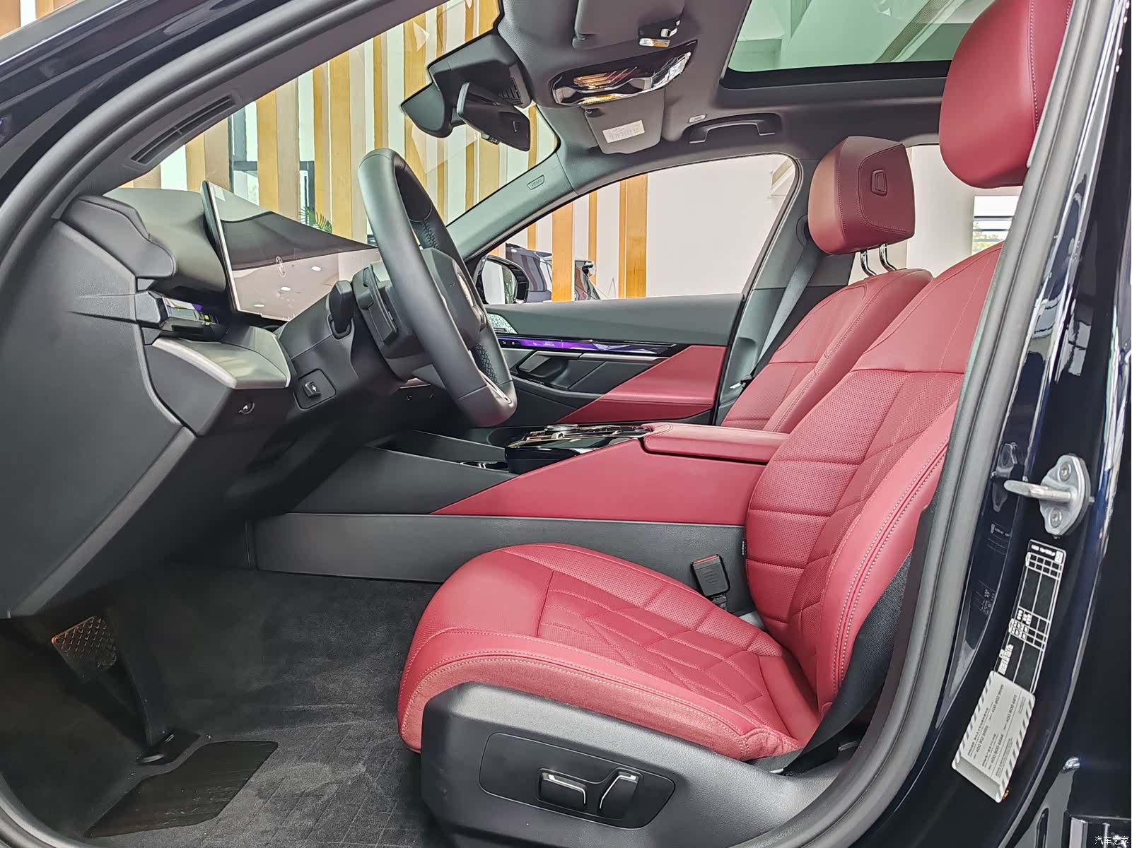 BMW 5 Series, 2025 10