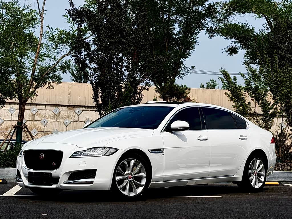 Jaguar XFL