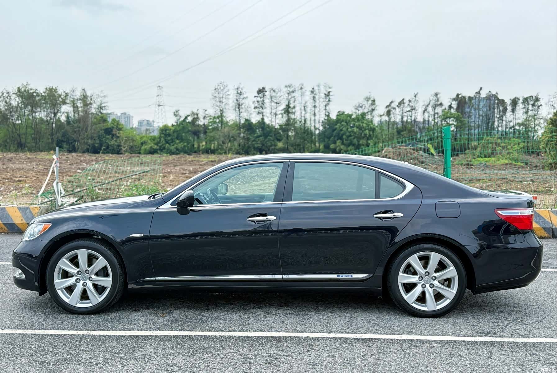 Lexus LS, 2009 3