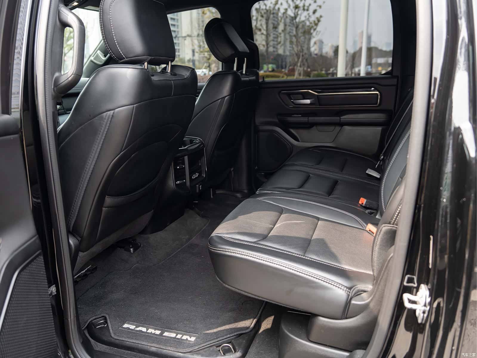 RAM Trucks, 2022 15