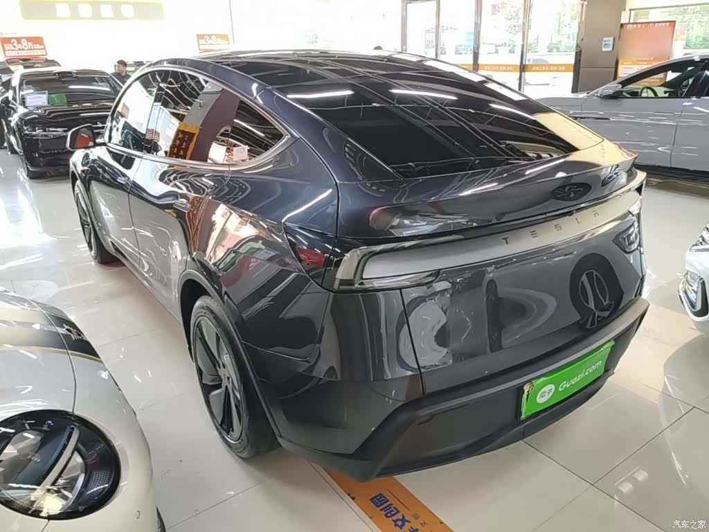 Tesla Model Y, 2025 все фото